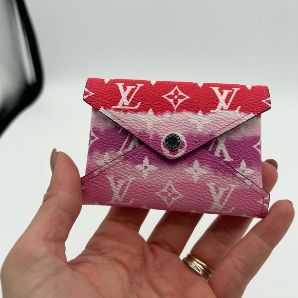 Louis Vuitton Monogram Escale Small Kirigami Pochette - Picture 3 of 9